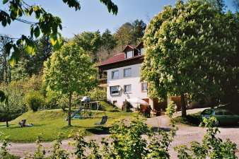 Unser Bauernhof mit Ferienwohnungen am Bodensee - hier machen sie entspannt Urlaub